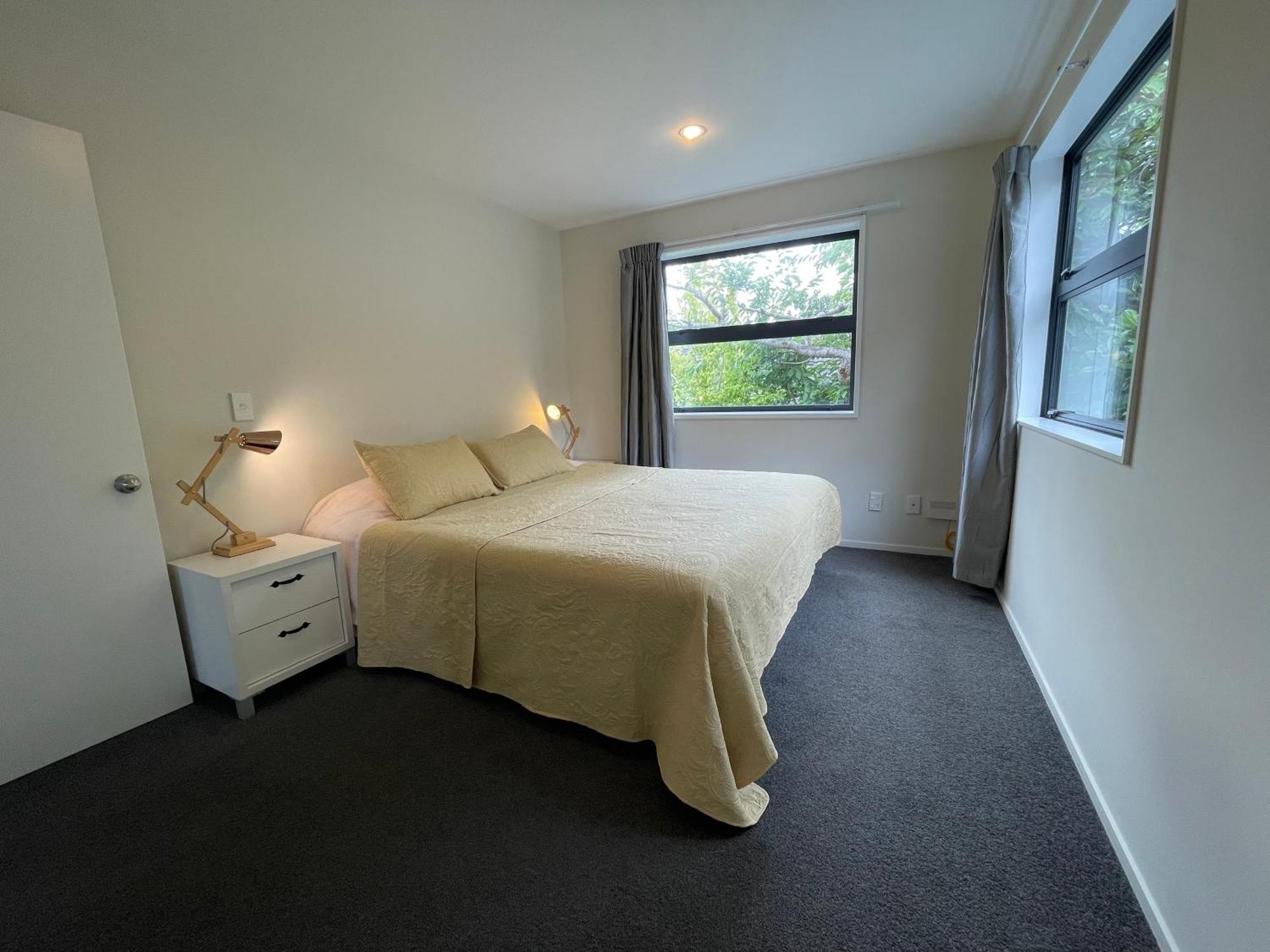 Character & New Cnzhouse With Quiet * Christchurch